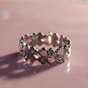 Flour leaf clover ring